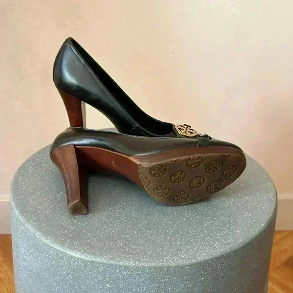 Tory Burch Calista Pump - Picture 4 of 4